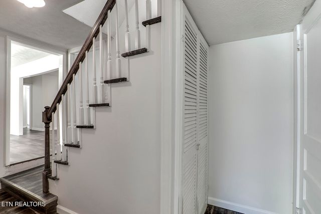 610 E Race St, Kingston, TN 37763