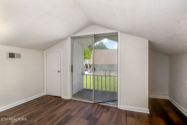 610 E Race St, Kingston, TN 37763