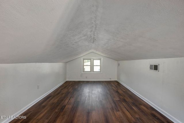 610 E Race St, Kingston, TN 37763