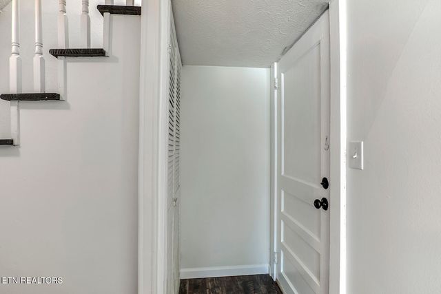 610 E Race St, Kingston, TN 37763