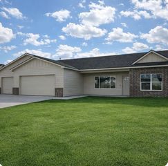 1145 Trek Cir, Goddard, KS 67052