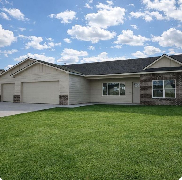1145 Trek Cir, Goddard, KS 67052