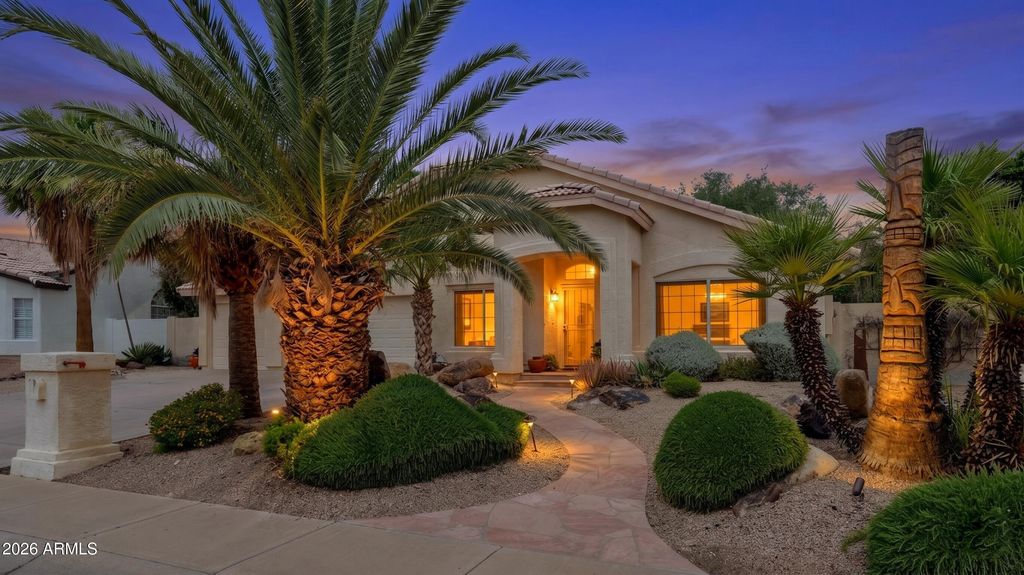 Image 2 of property listing at 3028 E EMILE ZOLA Avenue, Phoenix, AZ 85032