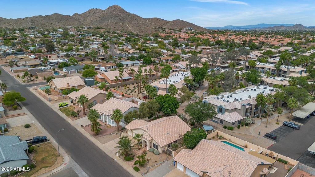 Image 3 of property listing at 3028 E EMILE ZOLA Avenue, Phoenix, AZ 85032