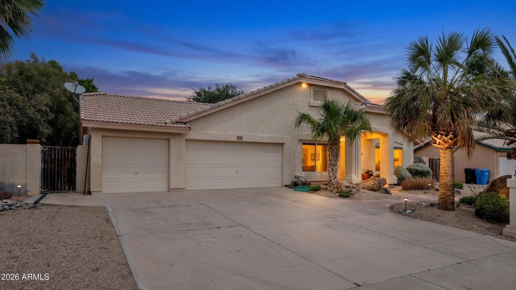 Image 9 of property listing at 3028 E EMILE ZOLA Avenue, Phoenix, AZ 85032