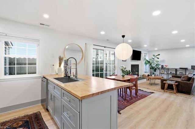 411 Chatterton DR, Virginia Beach, VA 23454