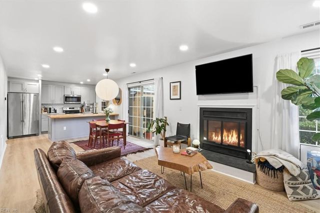 411 Chatterton DR, Virginia Beach, VA 23454