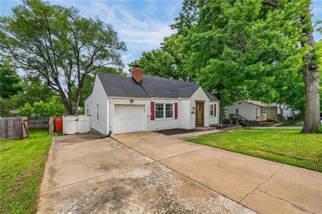 11602 E 37TH Street S, Independence, MO 64052