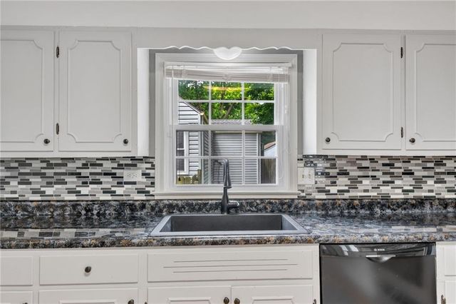 11602 E 37TH Street S, Independence, MO 64052
