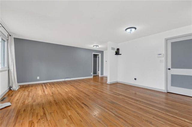 11602 E 37TH Street S, Independence, MO 64052