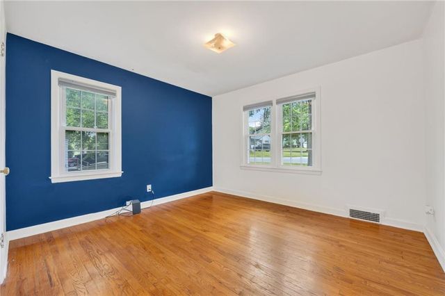 11602 E 37TH Street S, Independence, MO 64052