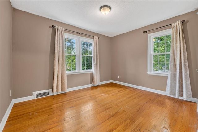 11602 E 37TH Street S, Independence, MO 64052