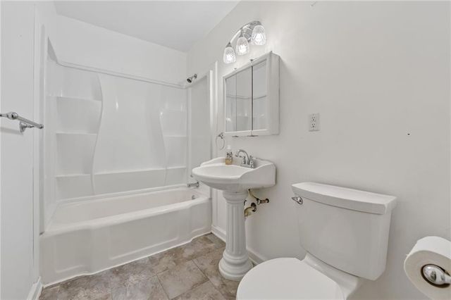 11602 E 37TH Street S, Independence, MO 64052