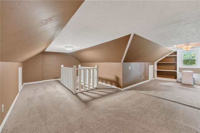 11602 E 37TH Street S, Independence, MO 64052
