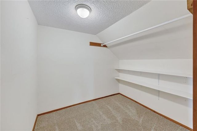 11602 E 37TH Street S, Independence, MO 64052