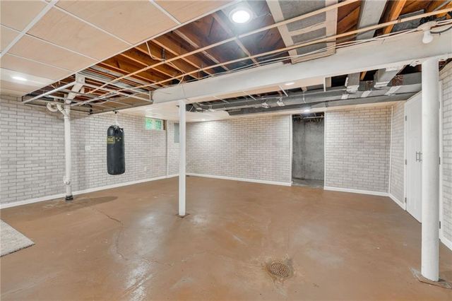 11602 E 37TH Street S, Independence, MO 64052