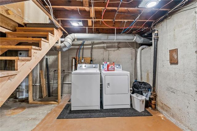 11602 E 37TH Street S, Independence, MO 64052