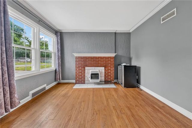 11602 E 37TH Street S, Independence, MO 64052