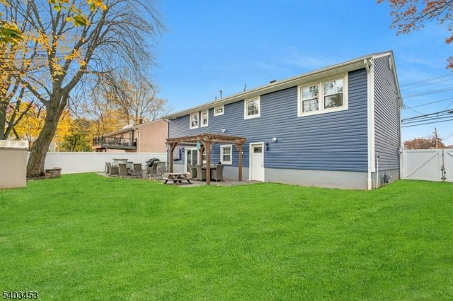 30 Morlot Ave, Fair Lawn Boro, NJ 07410