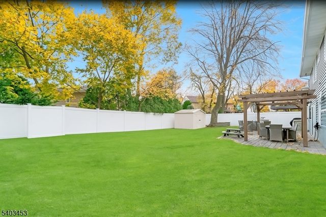 30 Morlot Ave, Fair Lawn Boro, NJ 07410