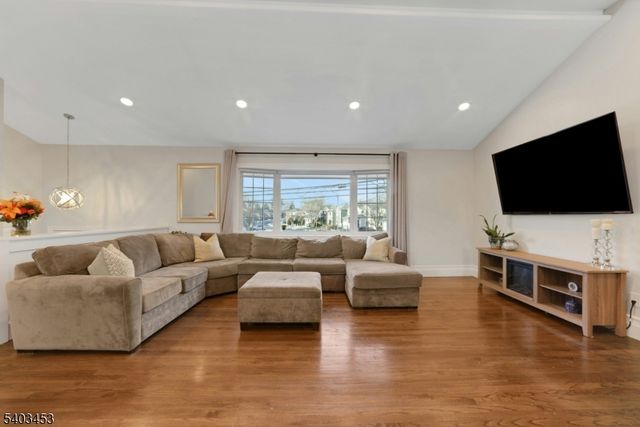 30 Morlot Ave, Fair Lawn Boro, NJ 07410