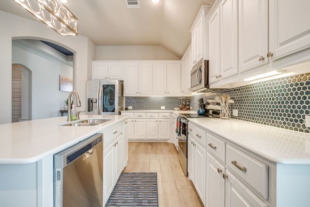 4721 Sassafras Drive, Fort Worth, TX 76036
