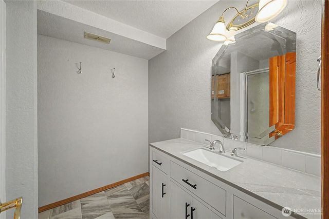 2410 S Lake Roesiger Road, Snohomish, WA 98290