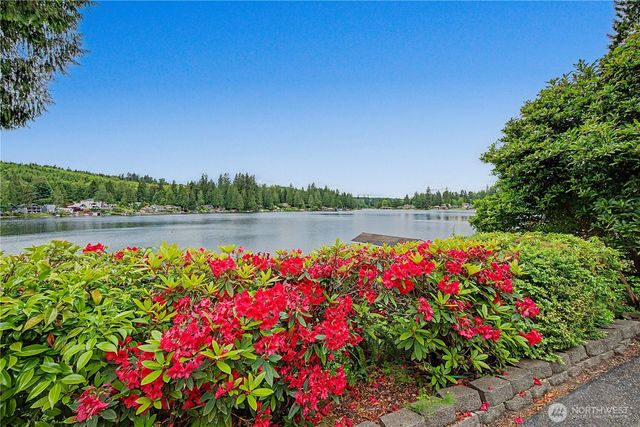 2410 S Lake Roesiger Road, Snohomish, WA 98290