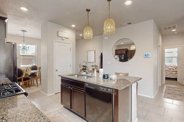 1805 Valle Vista Road NW, Los Lunas, NM 87031