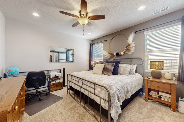 1805 Valle Vista Road NW, Los Lunas, NM 87031