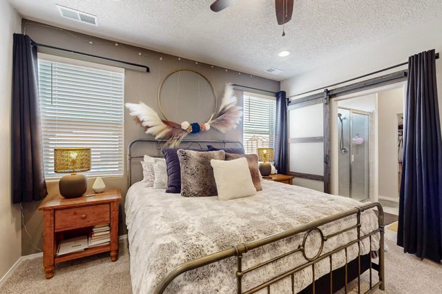 1805 Valle Vista Road NW, Los Lunas, NM 87031