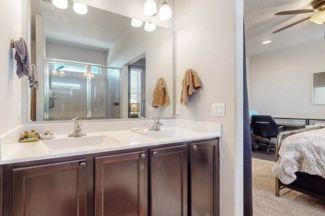 1805 Valle Vista Road NW, Los Lunas, NM 87031