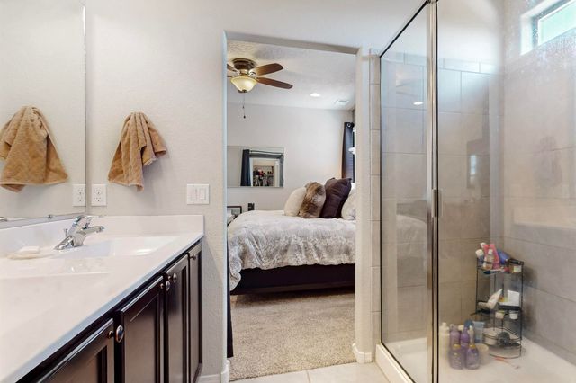 1805 Valle Vista Road NW, Los Lunas, NM 87031