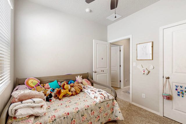 1805 Valle Vista Road NW, Los Lunas, NM 87031