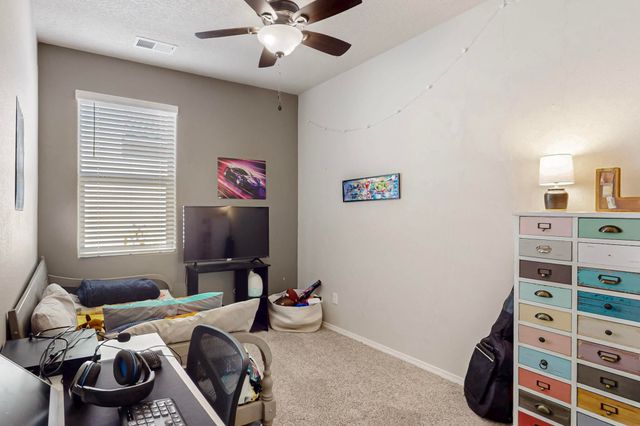 1805 Valle Vista Road NW, Los Lunas, NM 87031