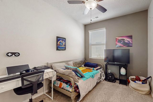 1805 Valle Vista Road NW, Los Lunas, NM 87031