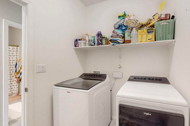 1805 Valle Vista Road NW, Los Lunas, NM 87031