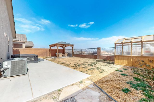 1805 Valle Vista Road NW, Los Lunas, NM 87031