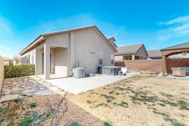 1805 Valle Vista Road NW, Los Lunas, NM 87031