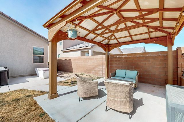 1805 Valle Vista Road NW, Los Lunas, NM 87031
