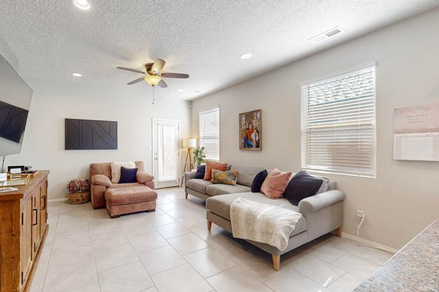 1805 Valle Vista Road NW, Los Lunas, NM 87031