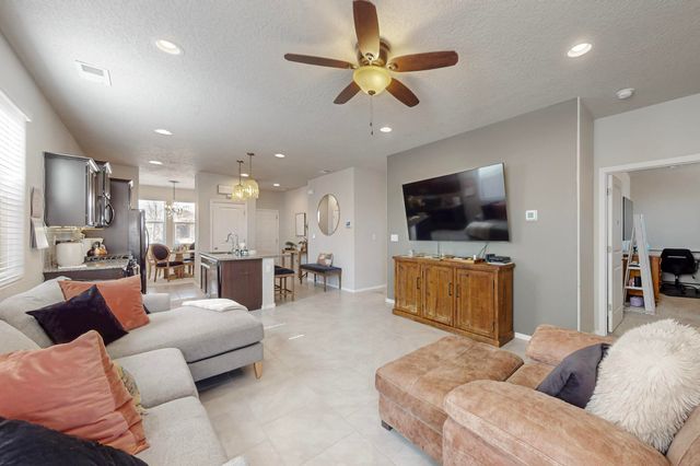 1805 Valle Vista Road NW, Los Lunas, NM 87031