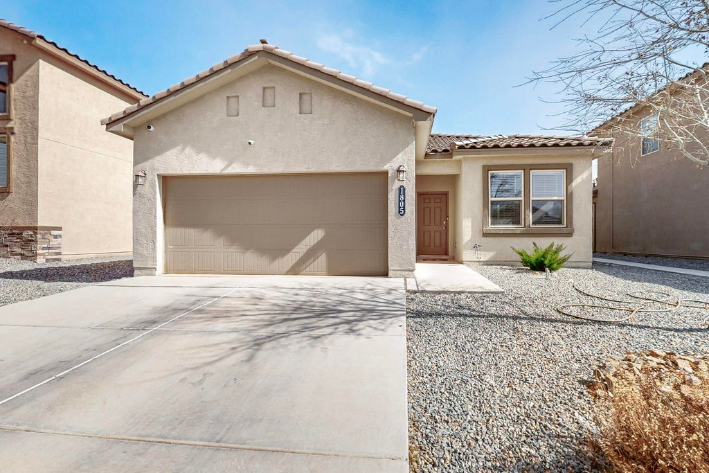 1805 Valle Vista Road NW, Los Lunas, NM 87031