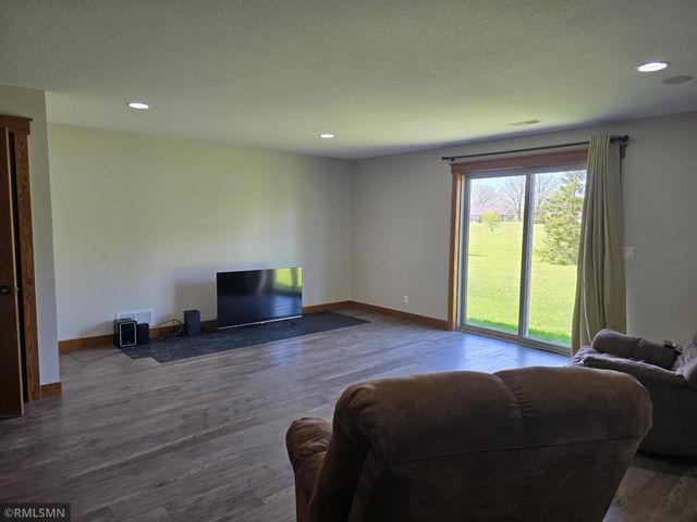 38270 Everett Avenue, North Branch, MN 55056