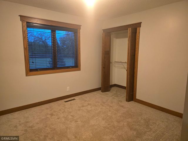 38270 Everett Avenue, North Branch, MN 55056