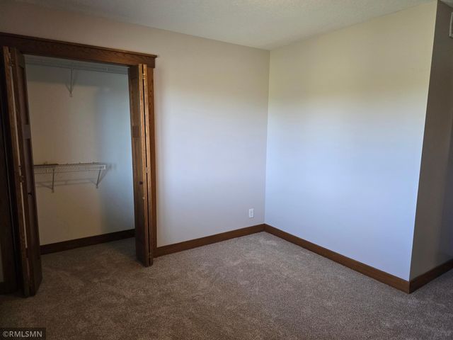 38270 Everett Avenue, North Branch, MN 55056