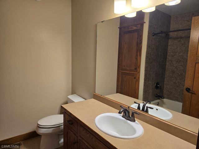 38270 Everett Avenue, North Branch, MN 55056