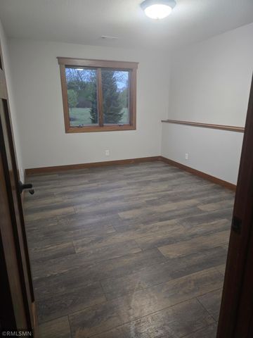 38270 Everett Avenue, North Branch, MN 55056