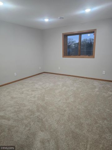 38270 Everett Avenue, North Branch, MN 55056