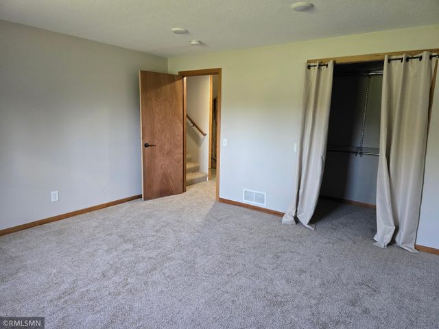 38270 Everett Avenue, North Branch, MN 55056